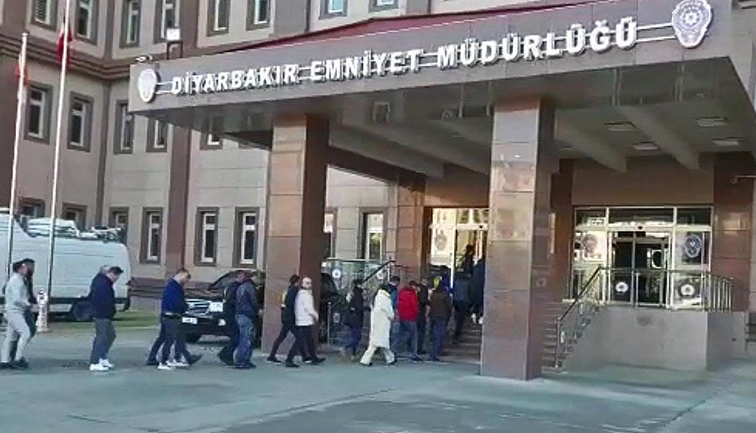 Deprem" ve "Togg" kredisi vaadiyle dolandırıcılık yapanlara operasyon