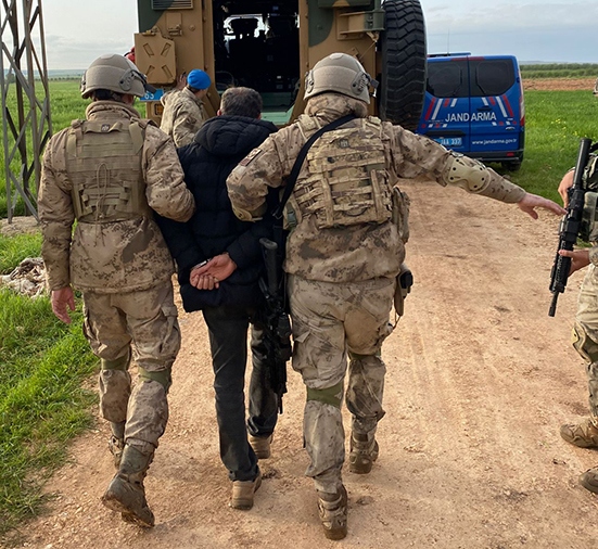 Cinayet ş&uuml;phelisi&nbsp;Şanlıurfa'da yer altı sığınağında yakalandı