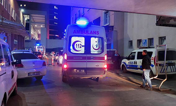 Husumetli olduğu şahsın annesini &ouml;ld&uuml;rd&uuml;kten sonra intihar etti
