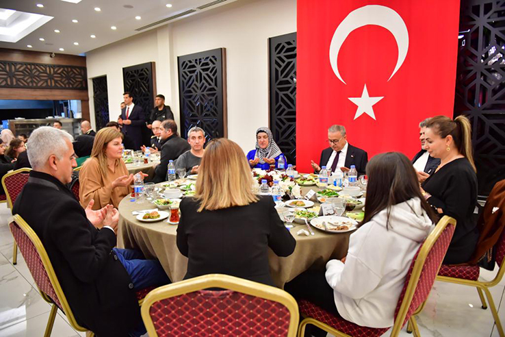 Şehit yakınları ve gazilere y&ouml;nelik iftar programı