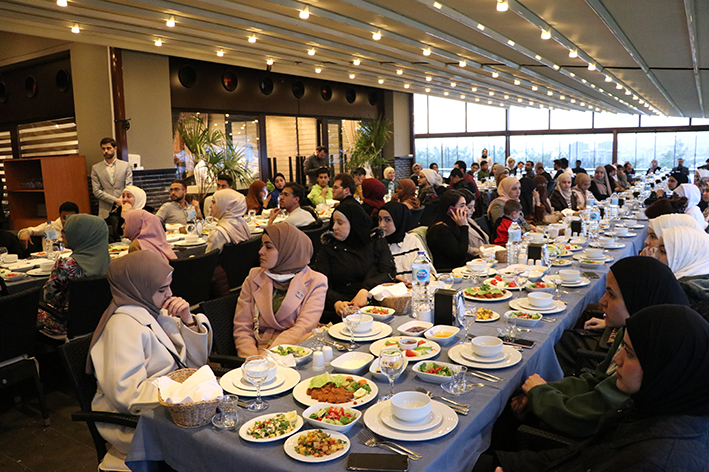 YTB Başkanı Abdullah Eren, Gaziantep'te yabancı &ouml;ğrencilerle iftarda buluştu