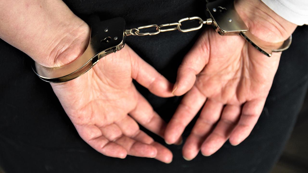 Kesinleşmiş hapis cezaları bulunan firari 2 h&uuml;k&uuml;ml&uuml; yakalandı