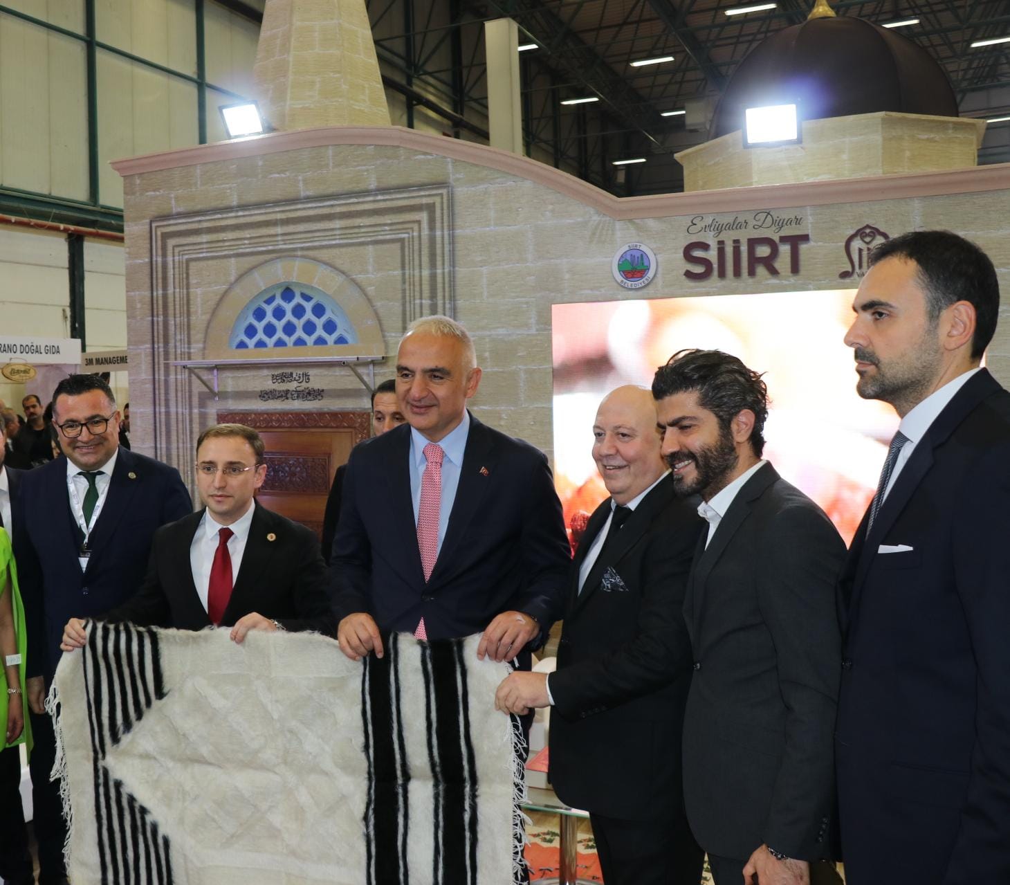 Ersoy, Siirt Standını Ziyaret Etti