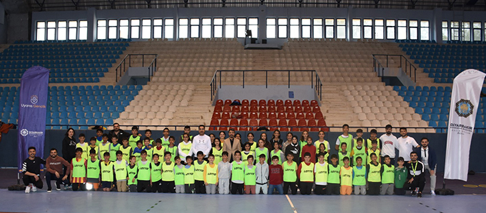 Diyarbakır&nbsp;B&uuml;y&uuml;kşehir Belediyesi a&ccedil;tığı spor okullarında &uuml;cretsiz eğitim veriyor