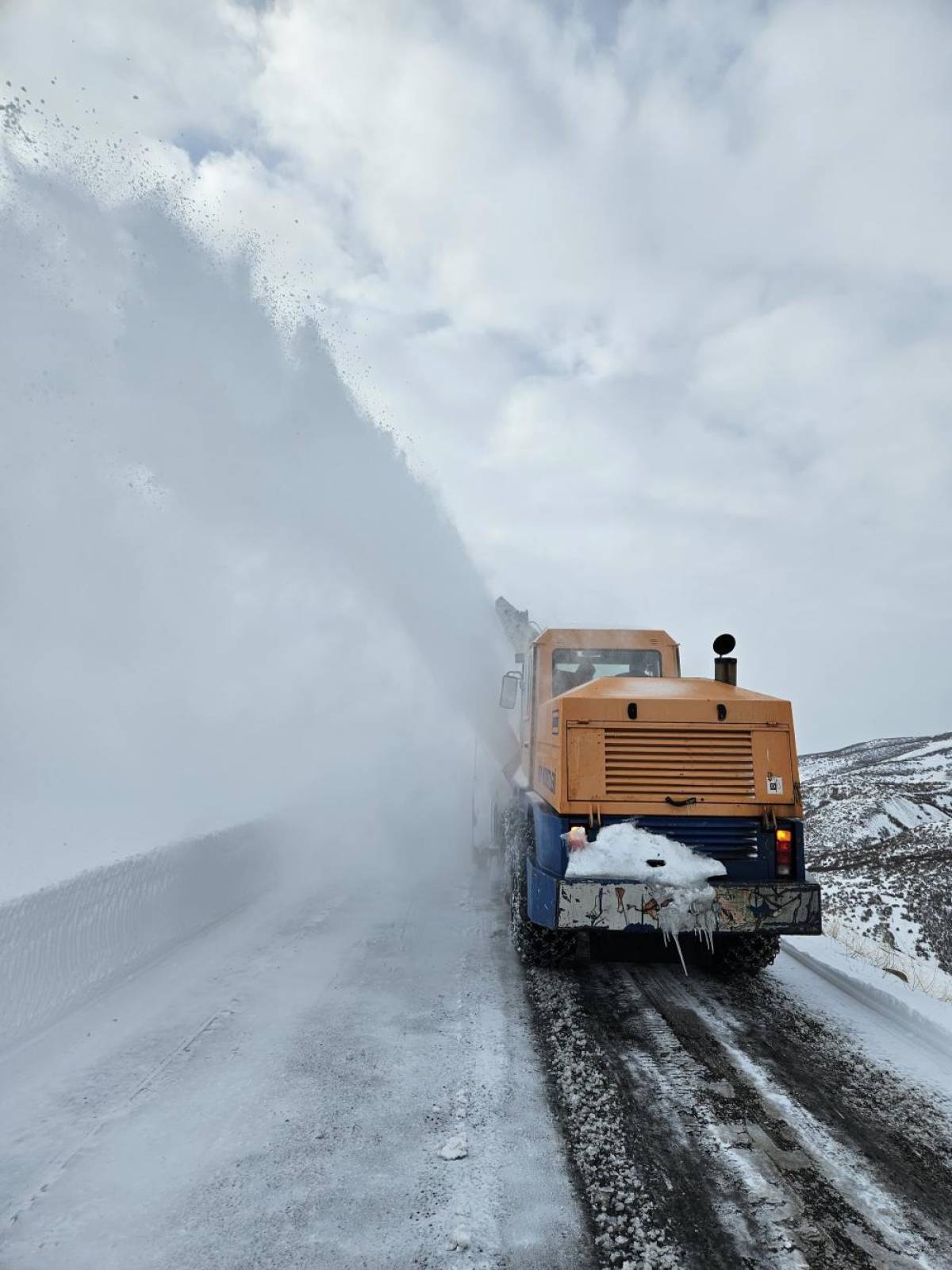 Elazığ'da kar nedeniyle kapanan köy yollarından 75'i ulaşıma açıldı