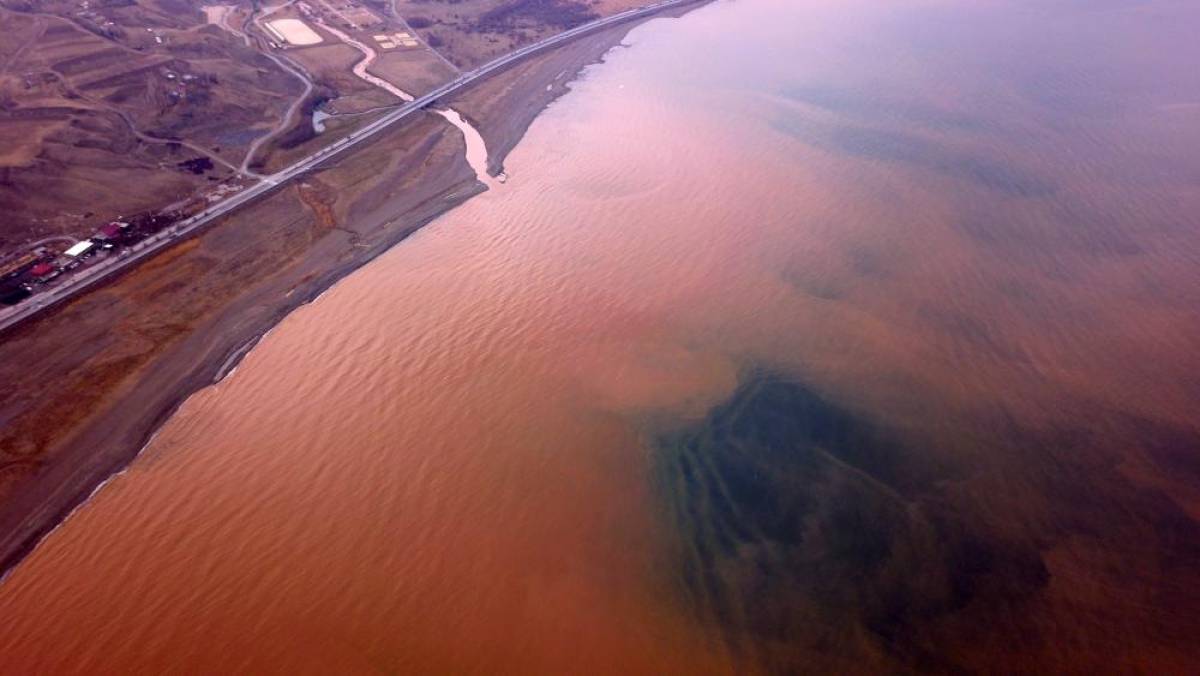 Van Gölü'nün rengi değişti!