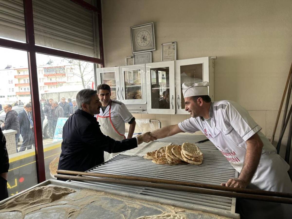 Bakan Yardımcısı Aydın, Adıyaman'da muhtarla ile buluştu