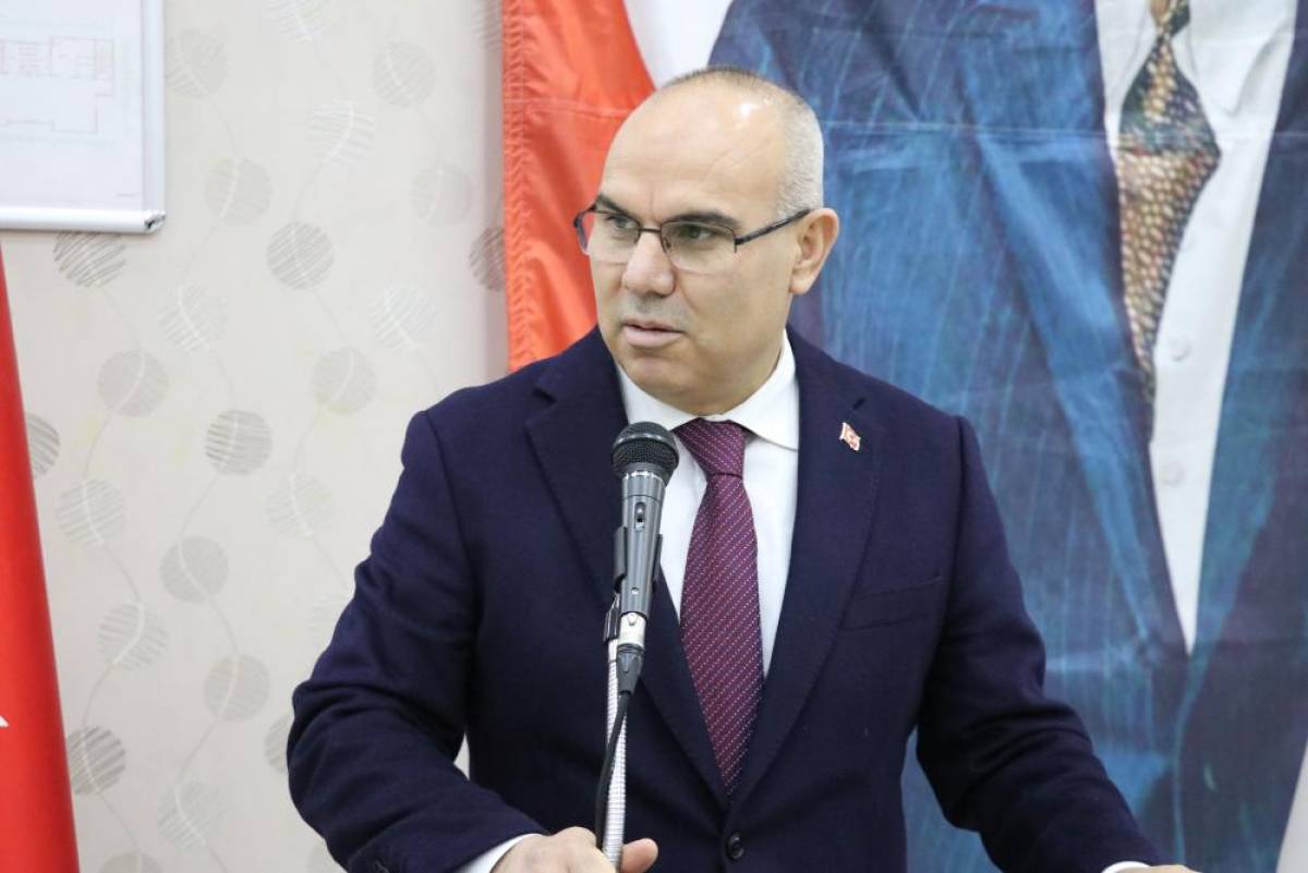 Ağrı Valisi Koç muhtarlarla iftar yaptı