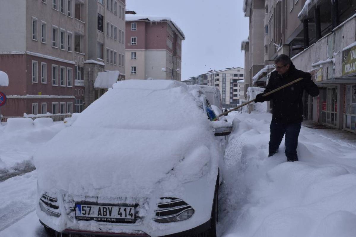Van, Hakkari, Bitlis ve Muş'ta 523 yerleşim yerine ulaşım sağlanamıyor