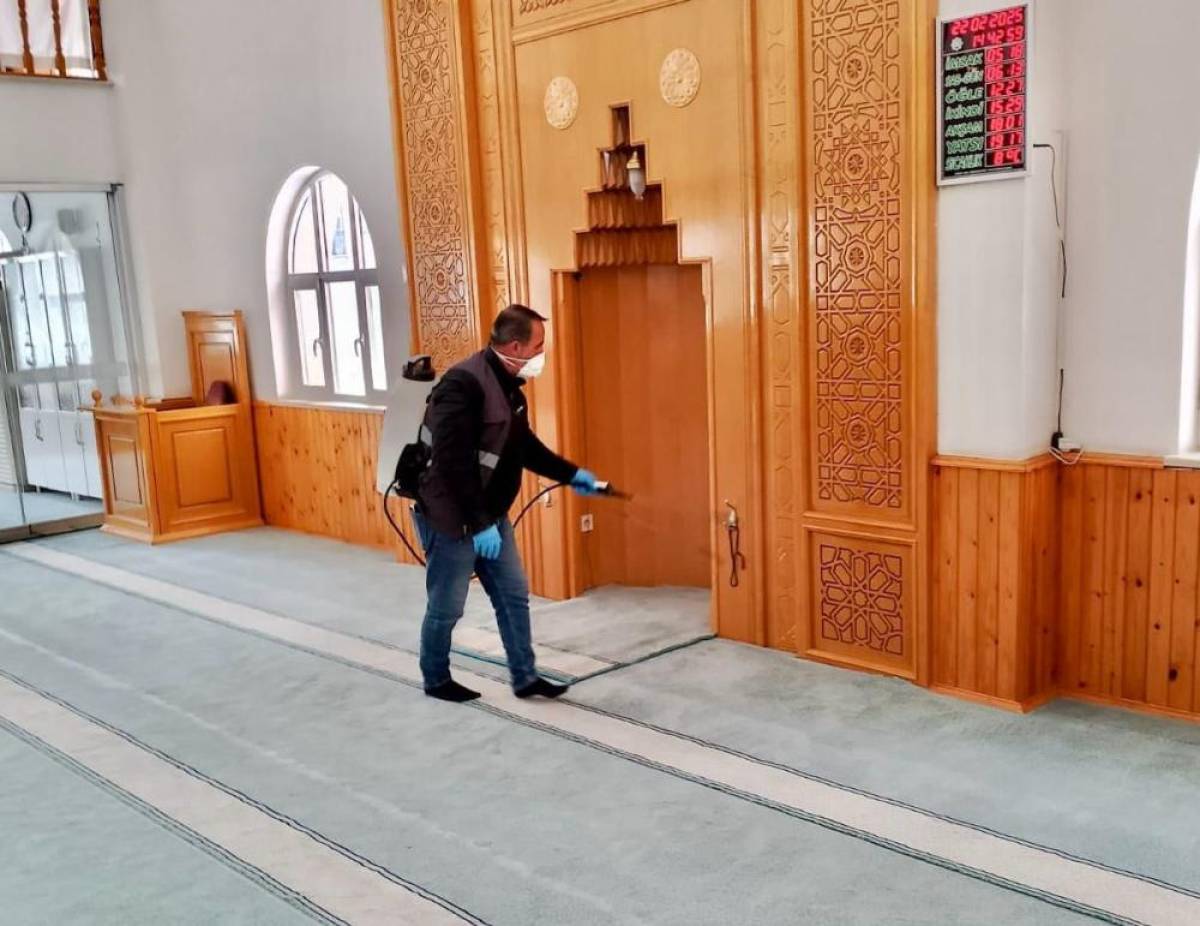 Van'da ramazan öncesi camiler temizlendi