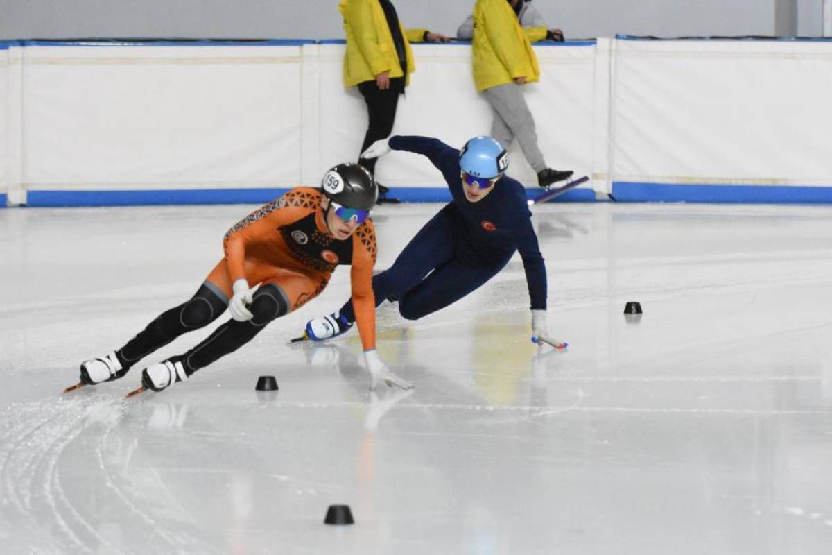 Short Track Türkiye Şampiyonası'nda yarışlar başladı