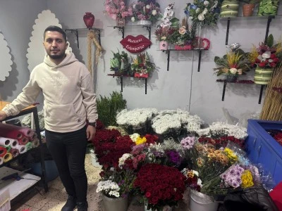 24 Kasım Öncesi Çiçekçilerde Yoğun Mesai