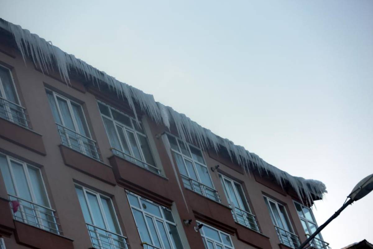 Kayak merkezlerinde en fazla kar kalınlığı 161 santimetreyle Palandöken'de ölçüldü