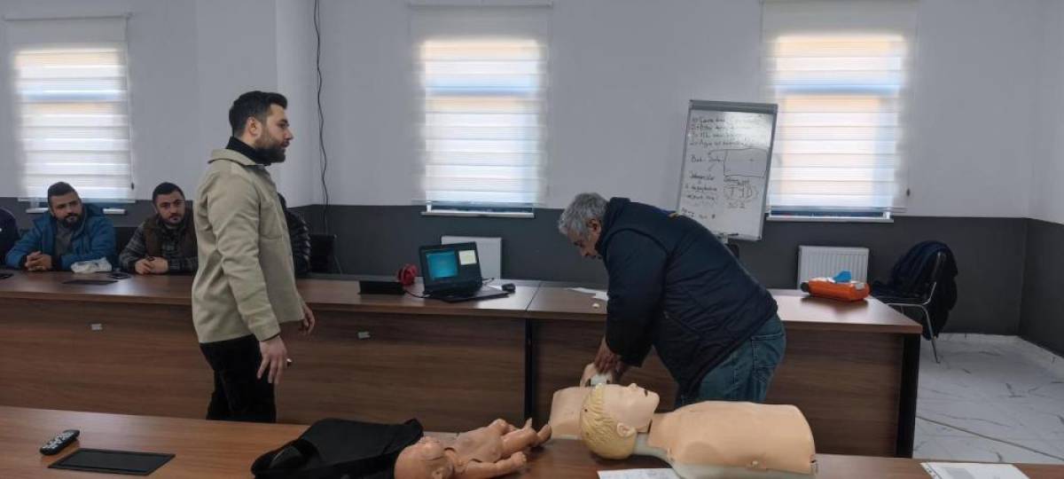 Adıyaman'da meslek gruplarına ilk yardım eğitimi verildi