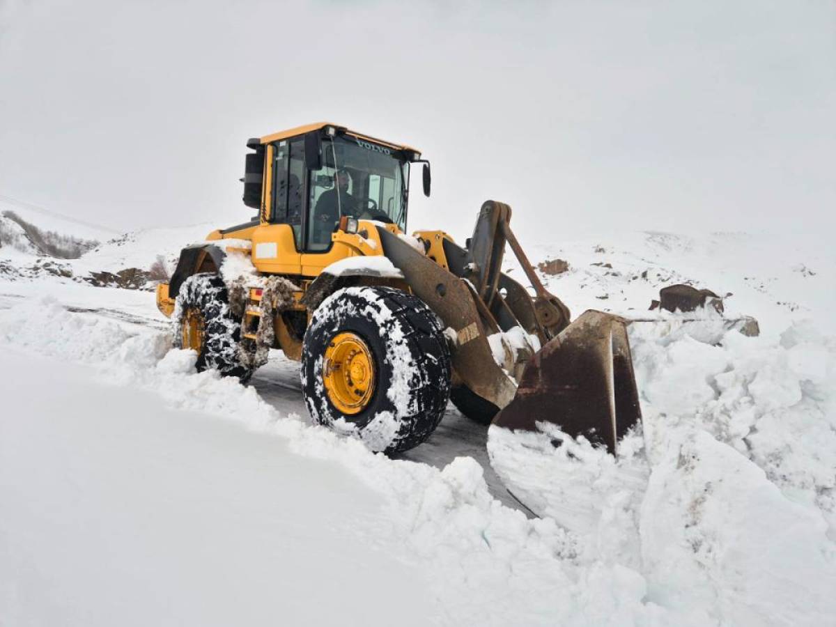 Van, Muş ve Bitlis'te 34 yerleşim yerine ulaşım sağlanamıyor