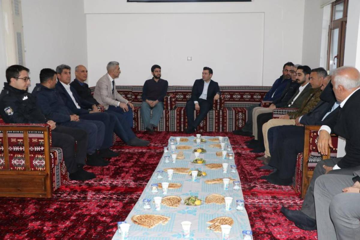 Keban Kaymakamı Atalık ilçe protokolü ile iftarda buluştu