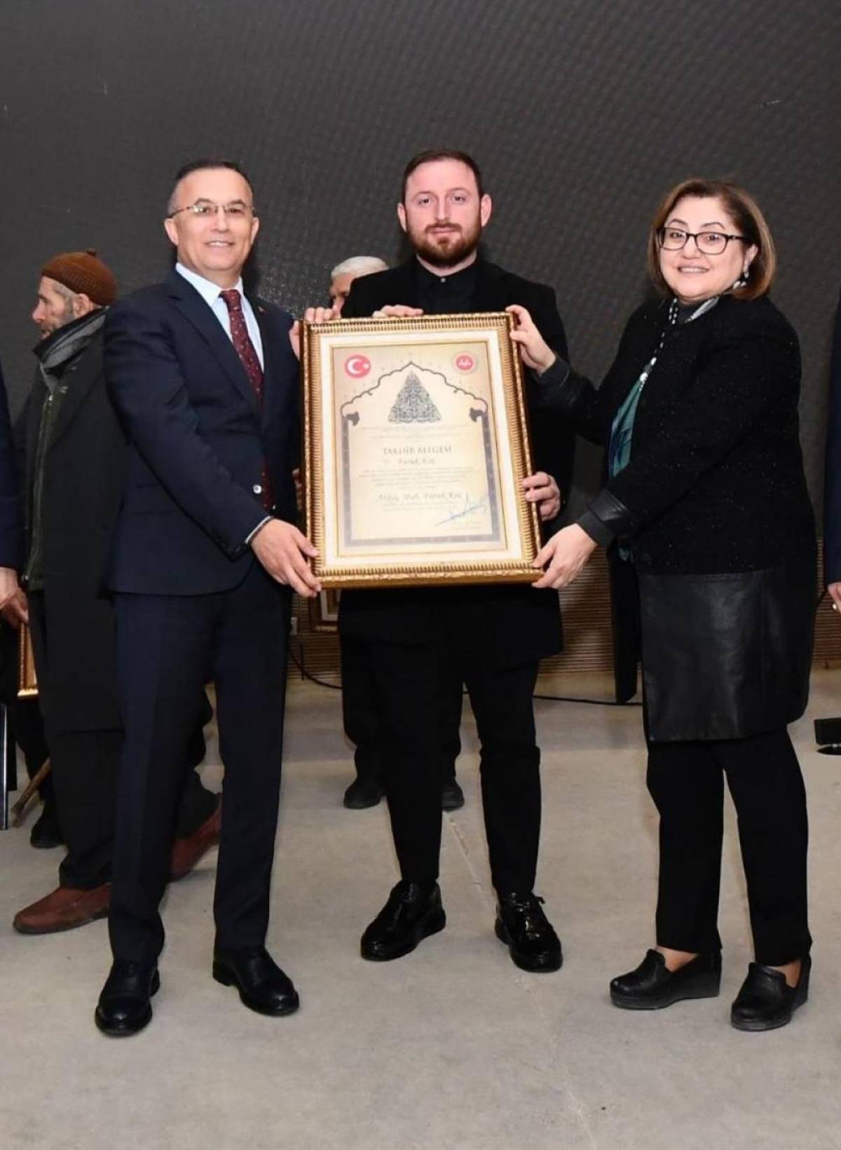 Sakaryalı iş insanı Faruk Koç Gaziantep'te hasar gören camiyi yeniden yaptırdı