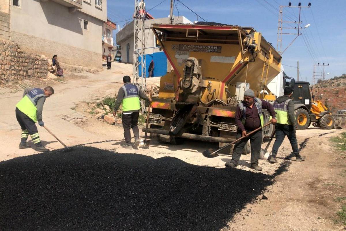 Araban'da yol onarım çalışmaları sürüyor