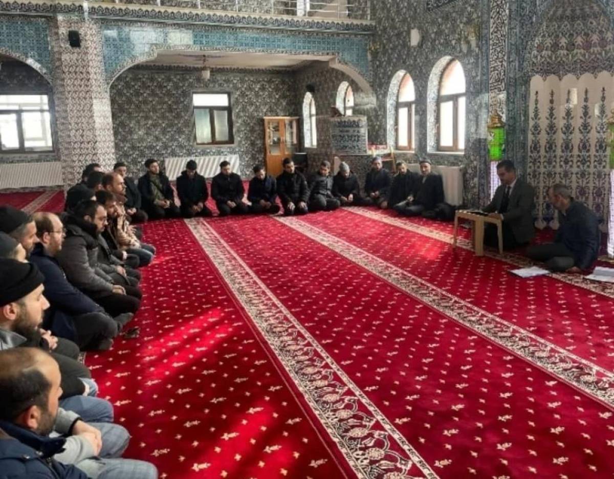 Bahçesaray'da din görevlilerinin katılımıyla toplantı yapıldı