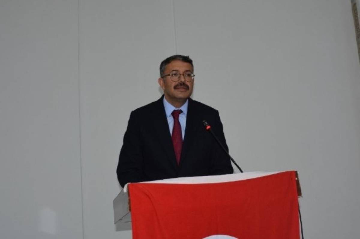 Hakkari Valisi Çelik, eğitim camiasıyla iftarda bir araya geldi