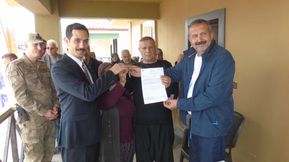 İslahiye'deki 4 bininci kalıcı konut hak sahibine teslim edildi