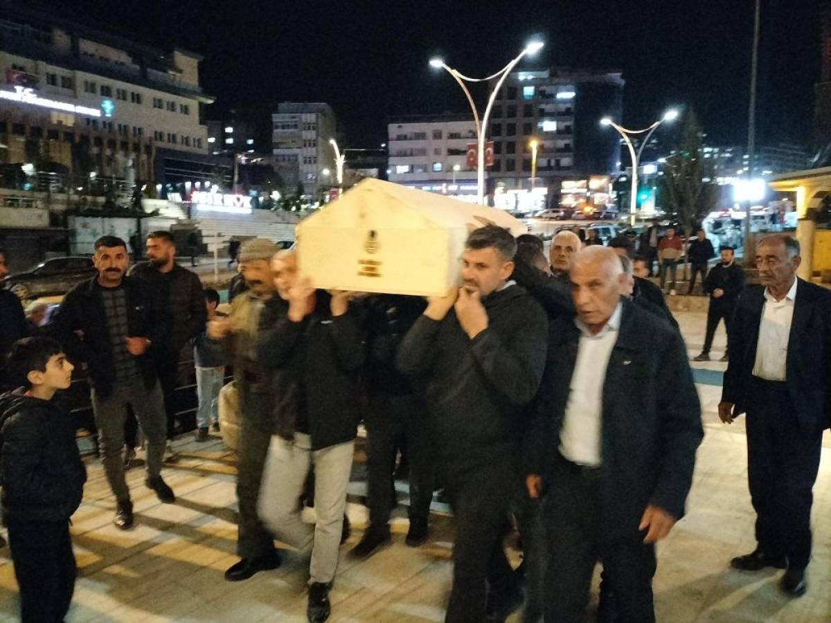 Muğla'da hayatını kaybeden ambulans şoförünün cenazesi Şırnak'ta defnedildi