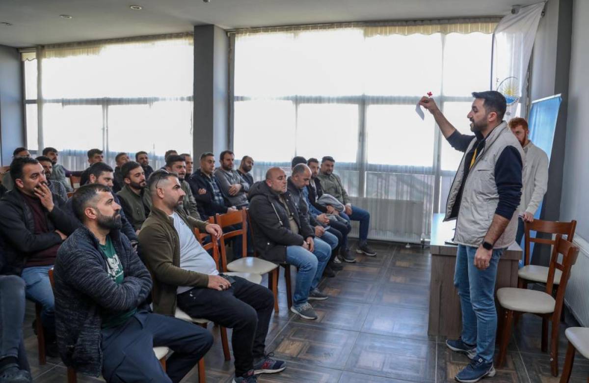 Van'da sahipsiz hayvanların toplatılmasıyla ilgili eğitim verildi