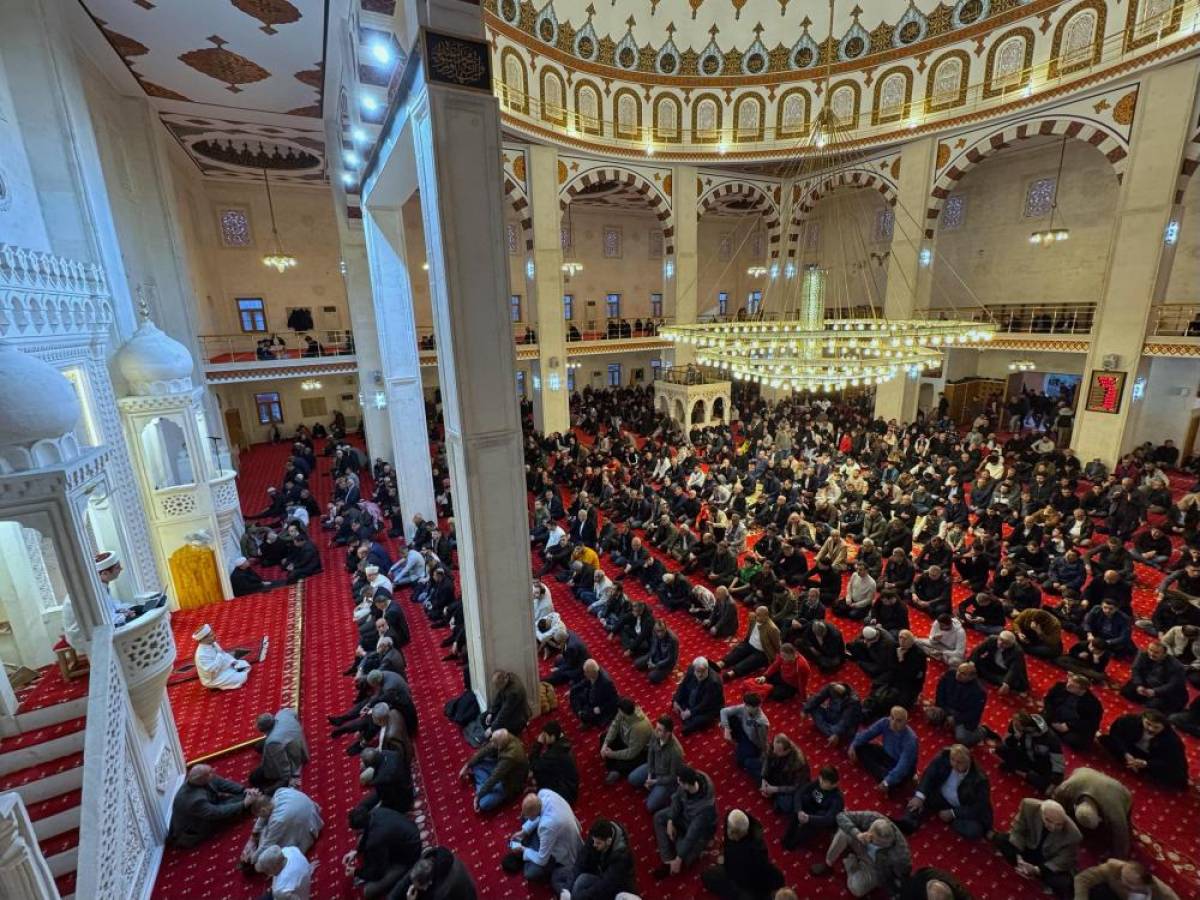 Elazığ, Siirt ve Mardin'de bayram namazı kılındı
