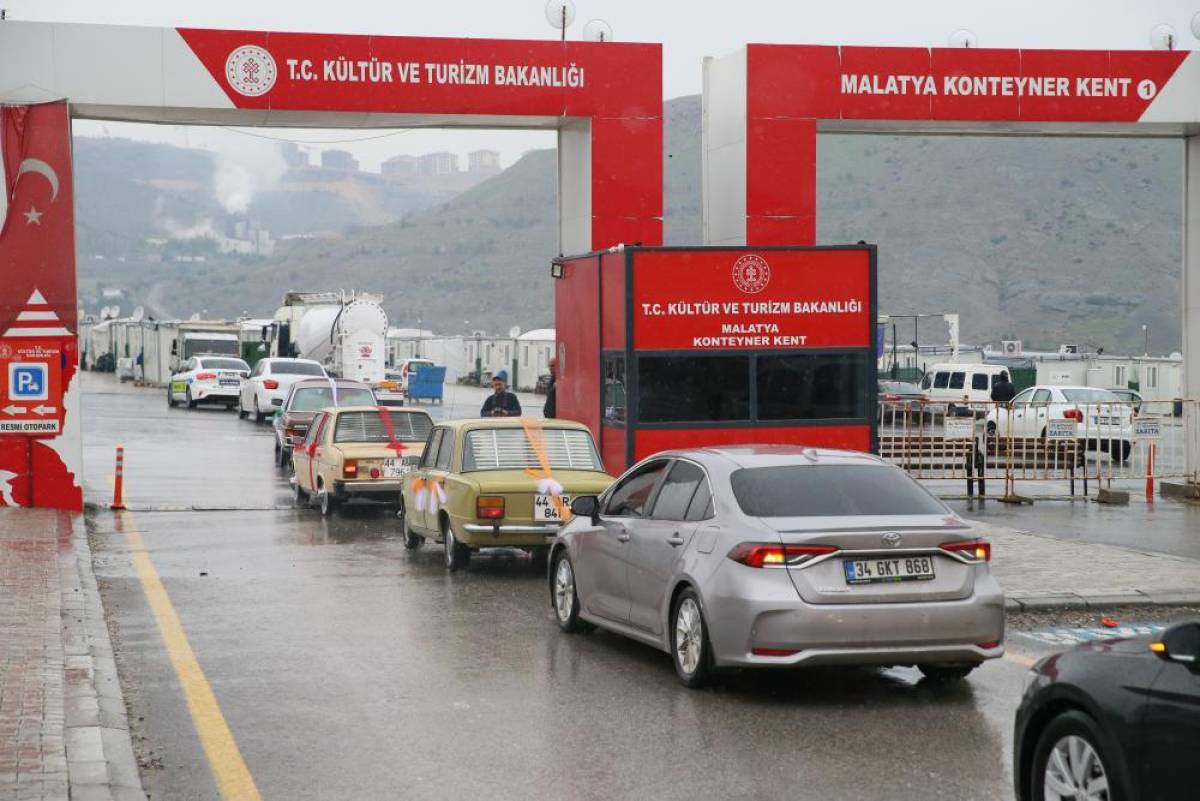 Malatya'da Ramazan Panayırı Bayram Korteji depremzede ailelerle buluştu