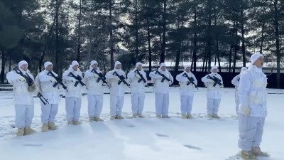 75 Yaşındaki Sabahat Teyzeden Siirt&rsquo;teki Komandolara 400 Bere