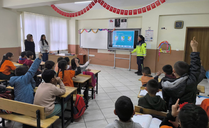 Adıyaman'da öğrencilere trafik eğitim semineri verildi