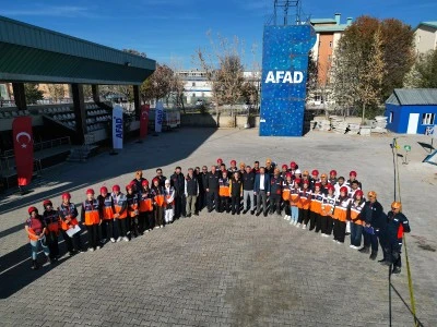 AFAD gönüllüsü 350 üniversite öğrencisi, zorlu eğitimlerle göreve hazırlanıyor