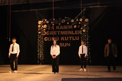 Ahlat'ta 24 Kasım Öğretmenler Günü kutlandı