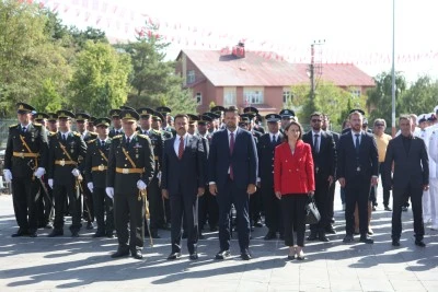 Ahlat'ta 30 Ağustos Zafer Bayramı programı düzenlendi