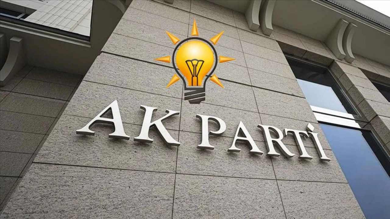 AK Parti’de 8 İlde Yönetim Değişikliği: İstifaların Ardından İlk Açıklama Geldi