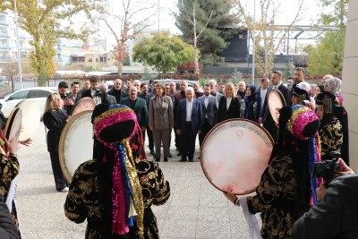 AK Parti Genel Merkez Kadın Kolları İnsan Hakları Başkanı Gerçek Tekin, Siirt'te konuştu