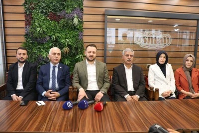 AK Partili Gül, Siirt'te gazetecilerle bir araya geldi