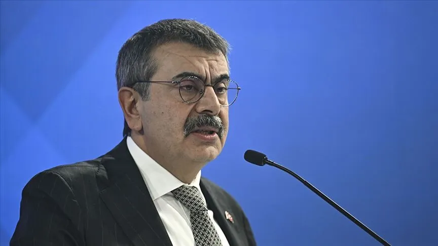 Ara tatiller kaldırılıyor mu? Bakan Tekin&rsquo;den dikkat &ccedil;eken a&ccedil;ıklama