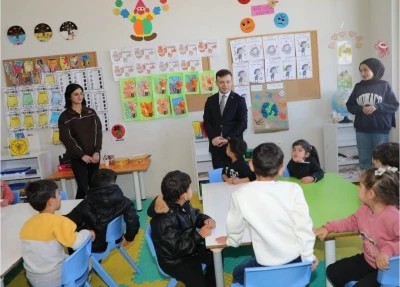 Başkale Kaymakamı Erdoğan, okulları ziyaret etti