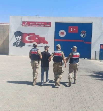 Batman'da 15 firari h&uuml;k&uuml;ml&uuml; yakalandı