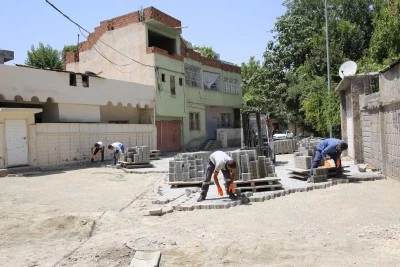 Batman'da 3 yılda 874 bin metrekare kilitli parke taşı döşendi