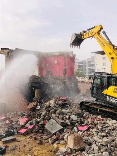 Batman'da 30 riskli yapının yıkımı gerçekleştirildi