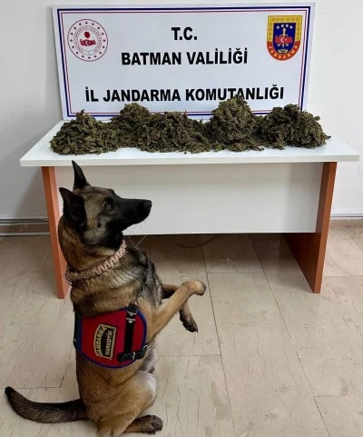 Batman'da aracında uyuşturucu ele geçirilen şüpheli tutuklandı