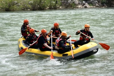 Batman'da bahar şenliğinde rafting yapıldı