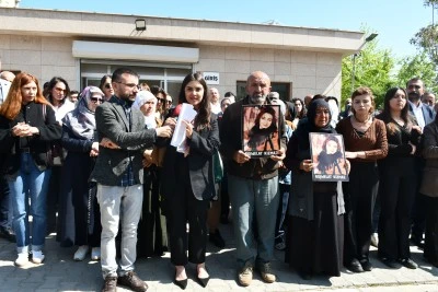 Batman'da Baraj g&ouml;l&uuml;nde cansız bedeni bulunan Rojvelat Kızmaz'ın &ouml;l&uuml;m&uuml;n&uuml;n yeniden soruşturulması talebi