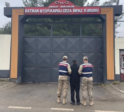 Batman'da &ccedil;eşitli su&ccedil;lardan aranan 17 kişi yakalandı