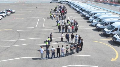 Batman'da denetlenen okul servis sürücülerine eğitim verildi