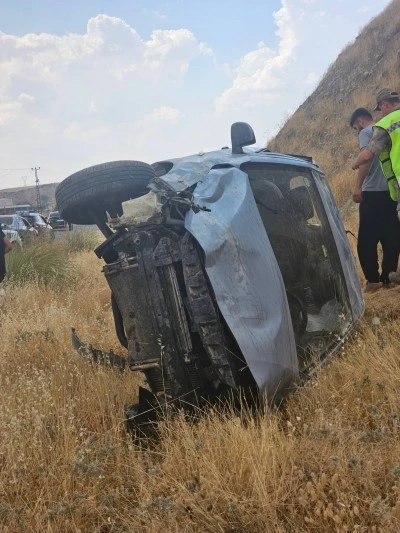 Batman'da devrilen otomobildeki 7 kişi yaralandı