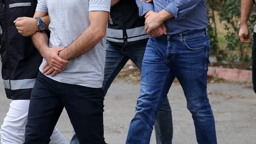 Batman'da d&uuml;zenlenen operasyonda 10 bin 669 uyuşturucu hap ele ge&ccedil;irildi