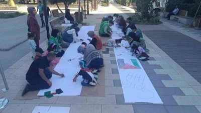Batman'da İsrail'in Gazze'ye yönelik saldırılarına çizimlerle tepki gösterildi